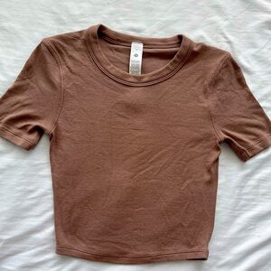 Lululemon cropped T-shirt